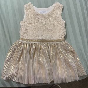 Gold sleeveless dress